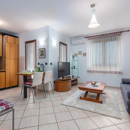 Apartment Roberto Punta Poreč Exteriör bild